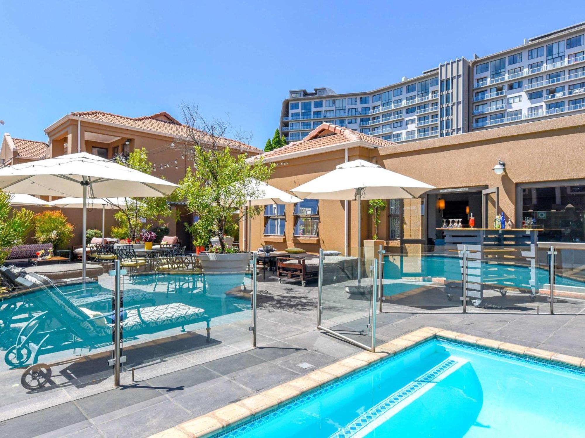 Mercure Hotel Bedfordview Joanesburgo Exterior foto